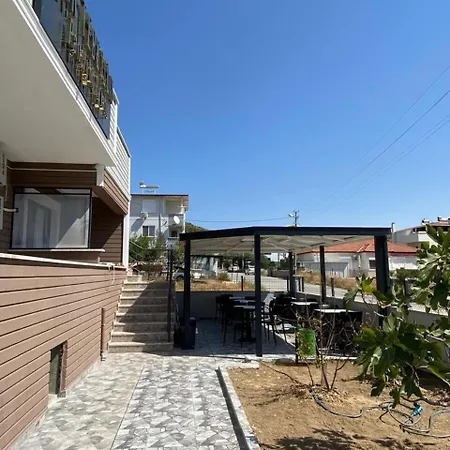 Pansiyon Bir Tebessuem Ayvalı